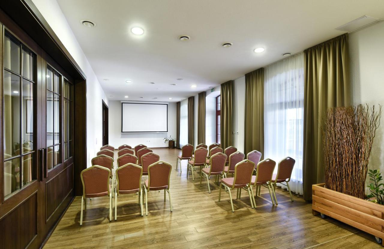 Masarykov Dvor Pstrusa